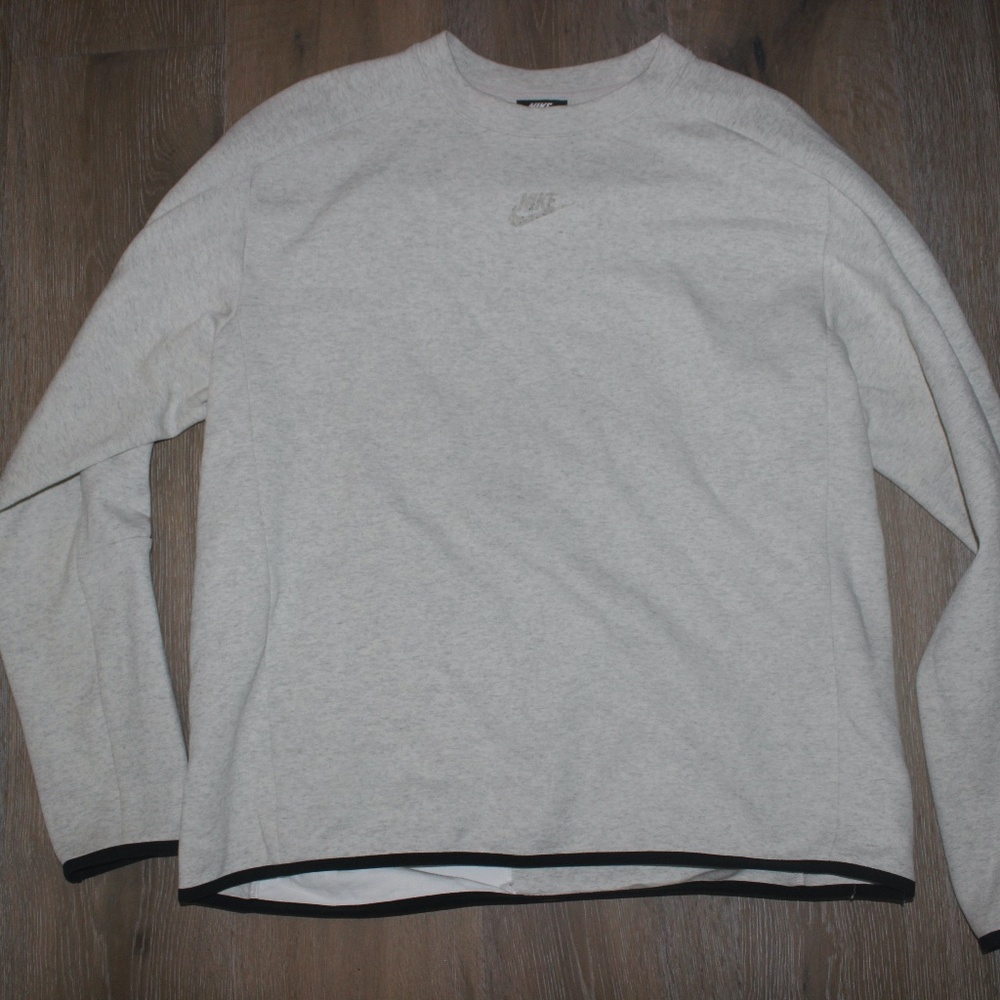 Nike Center swoosh Crewneck